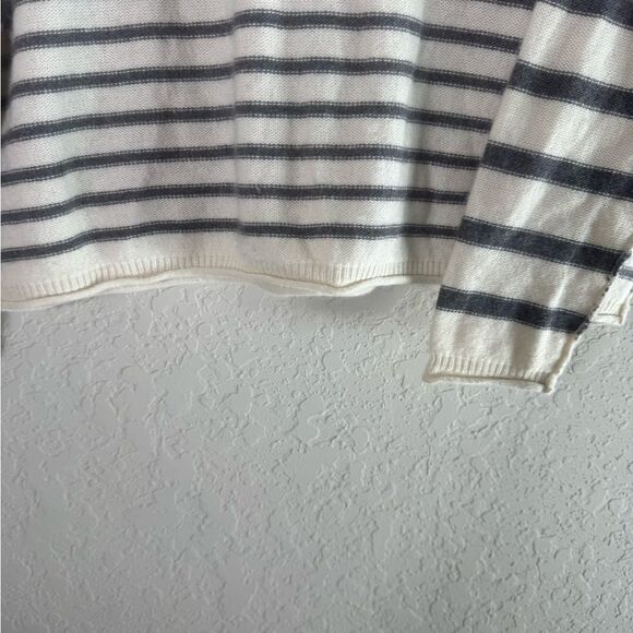 Madewell Turtleneck Sweater in Gray and White Stripes - Picture 6 of 13